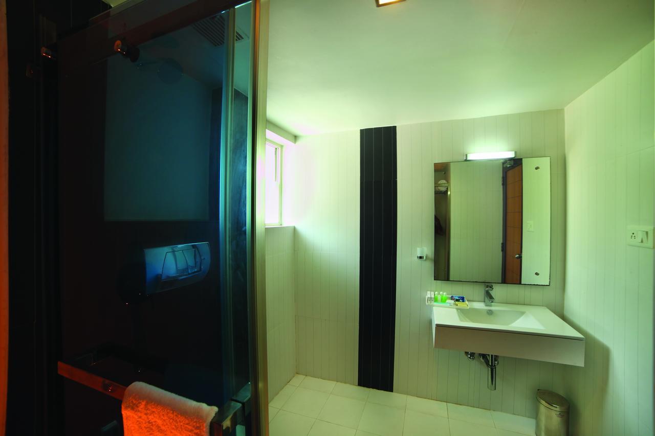 Hotel Zodiac Regency Kollam Buitenkant foto