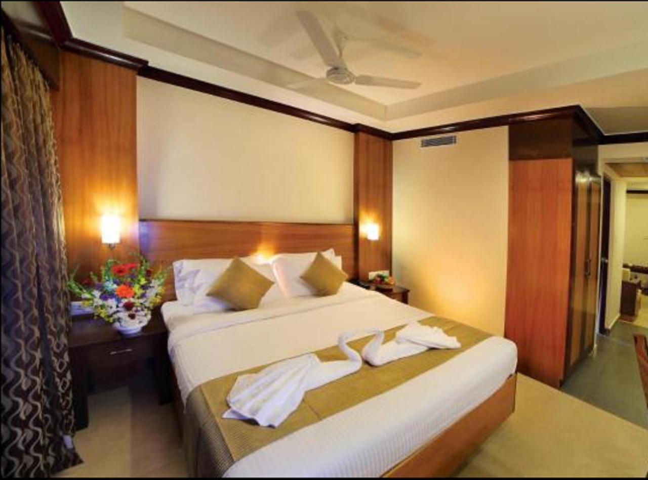 Hotel Zodiac Regency Kollam Buitenkant foto